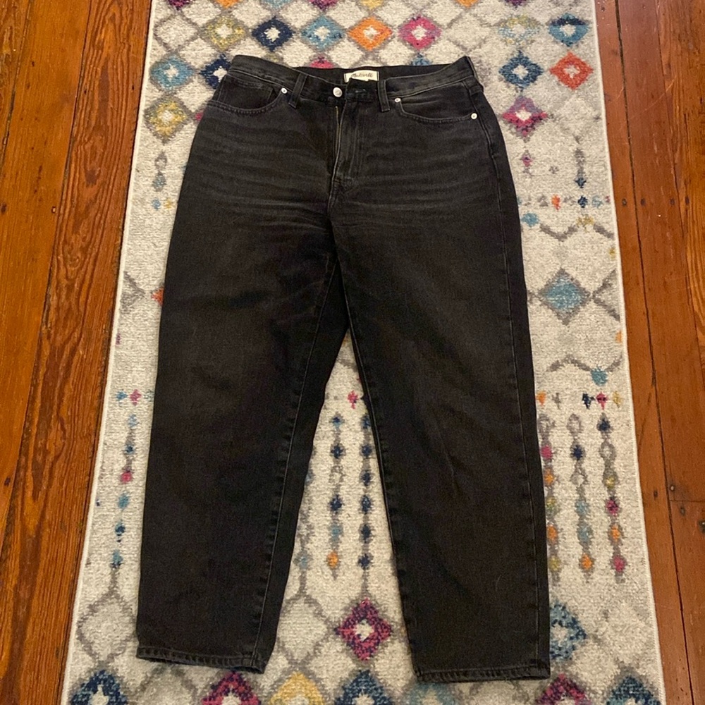 Madewell baggy tapered jean in Mackinnon wash. Size 30 rigid denim 100% cotton